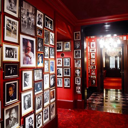 Hotel Sacher Wien Exterior foto The entrance to the nightclub