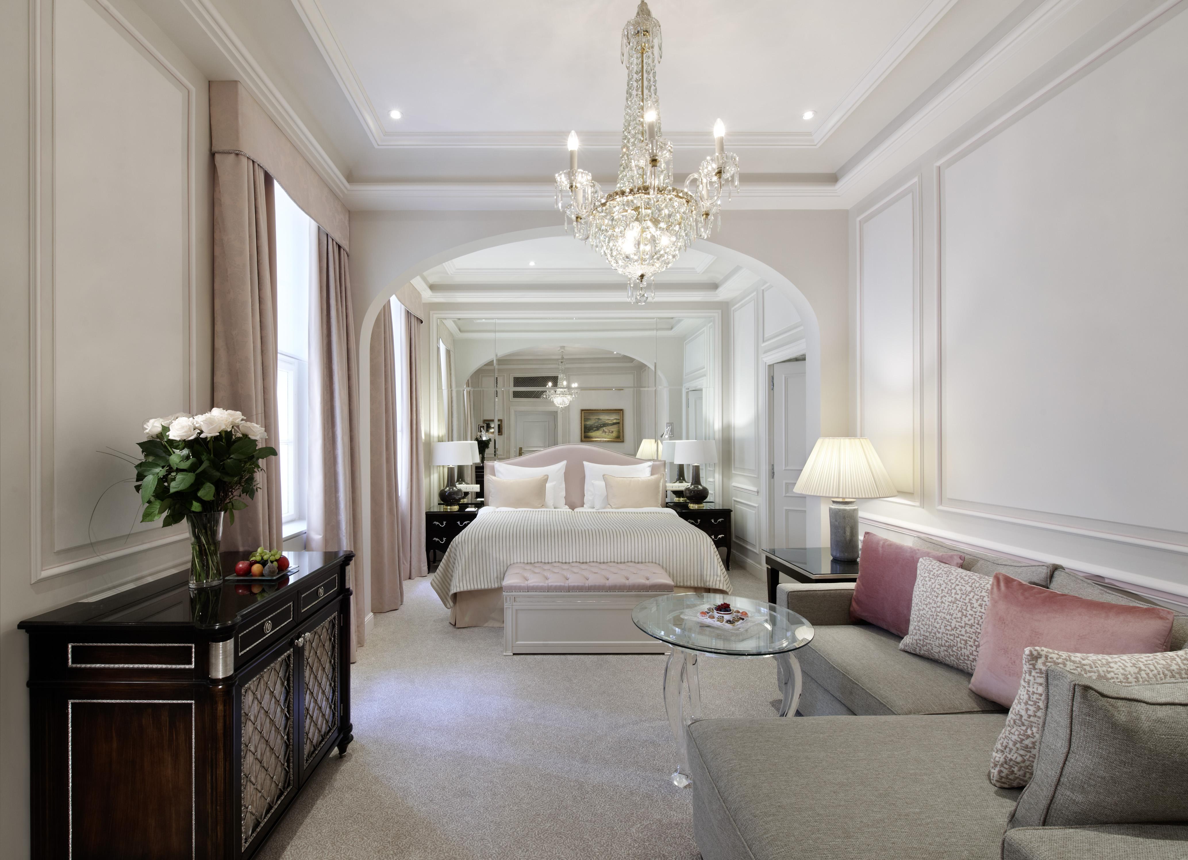 Hotel Sacher Wien Cameră foto A suite at the hotel