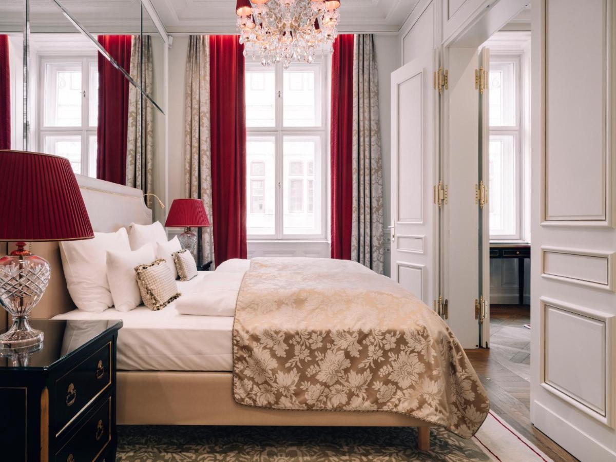 Hotel Sacher Wien Exterior foto A bedroom at the Hotel Axelmannstein