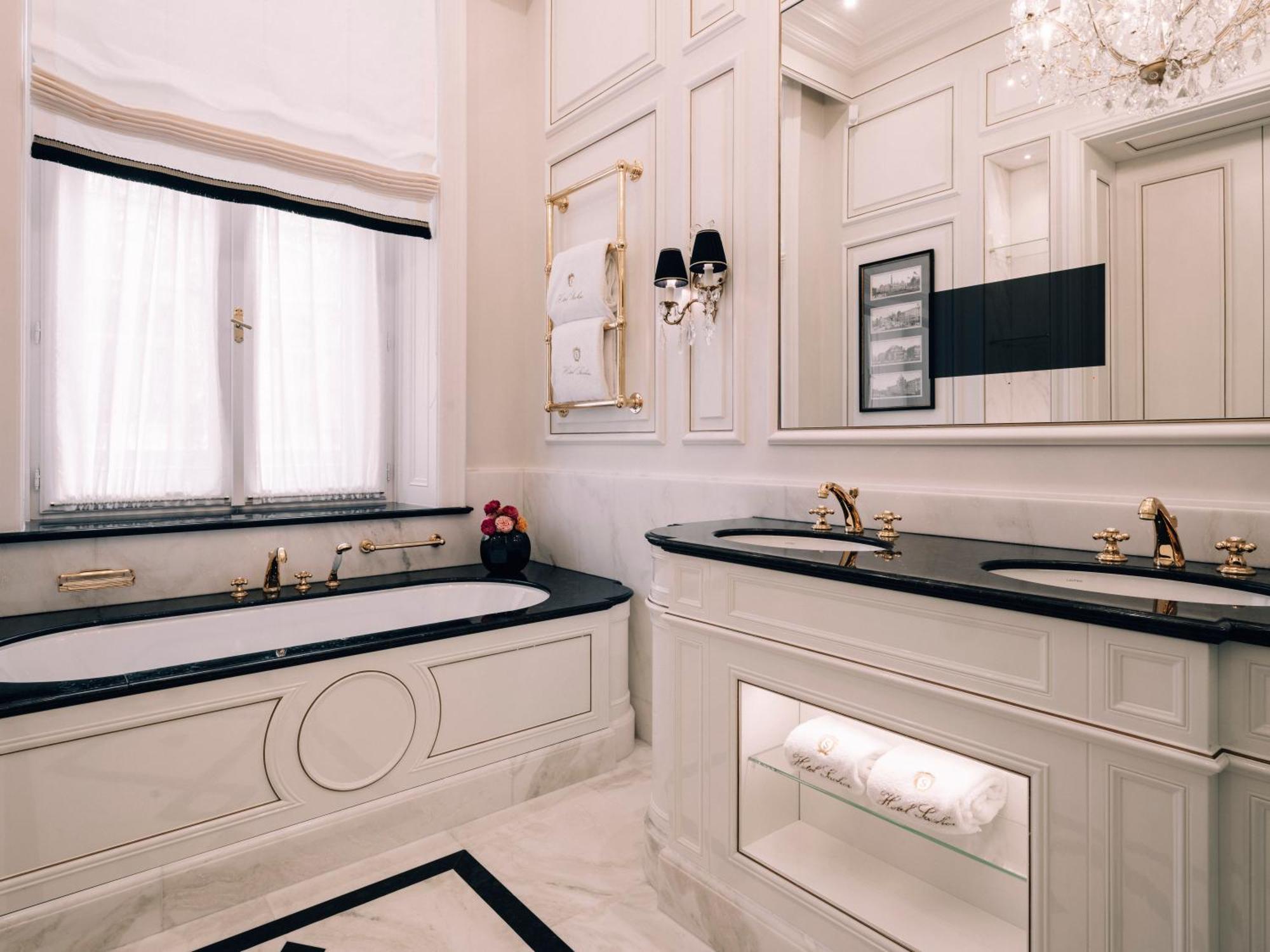 Hotel Sacher Wien Exterior foto Bathroom