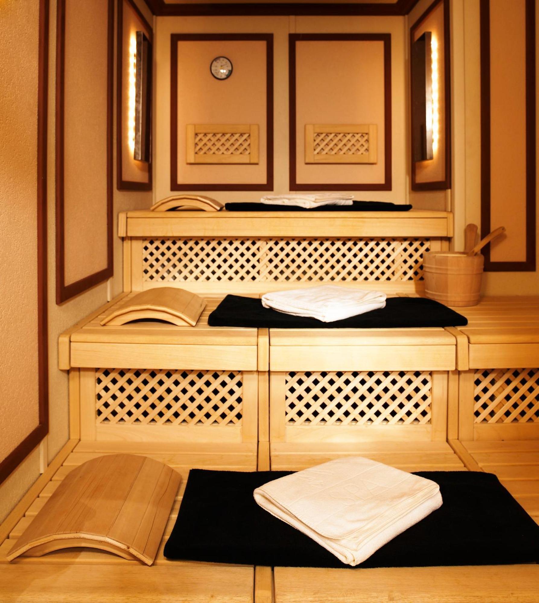 Hotel Sacher Wien Facilități foto A massage table