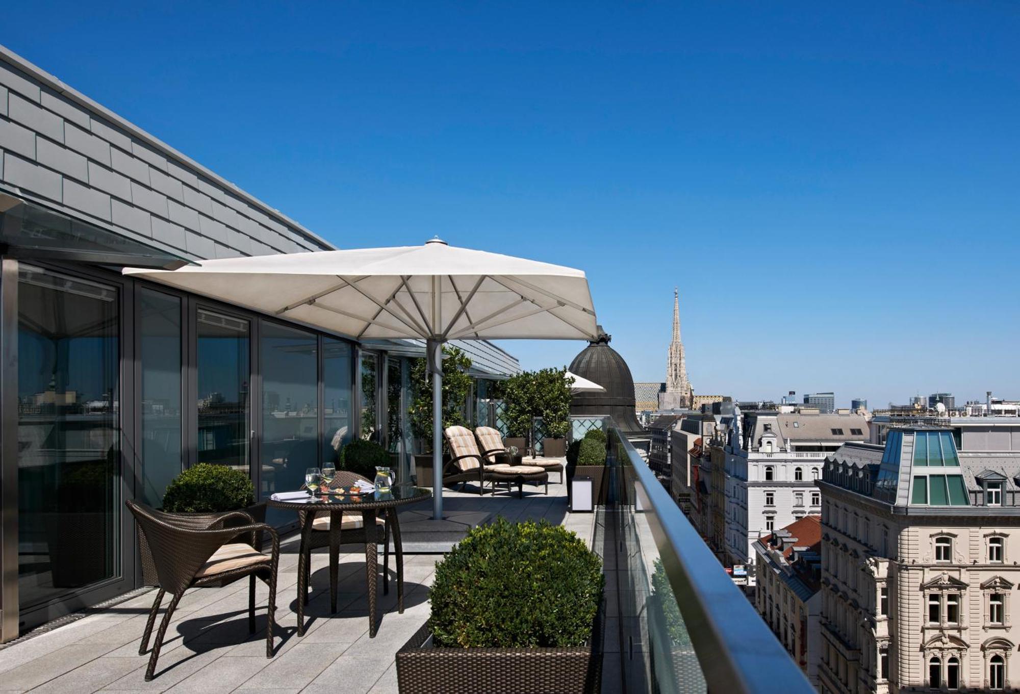 Hotel Sacher Wien Exterior foto The rooftop terrace